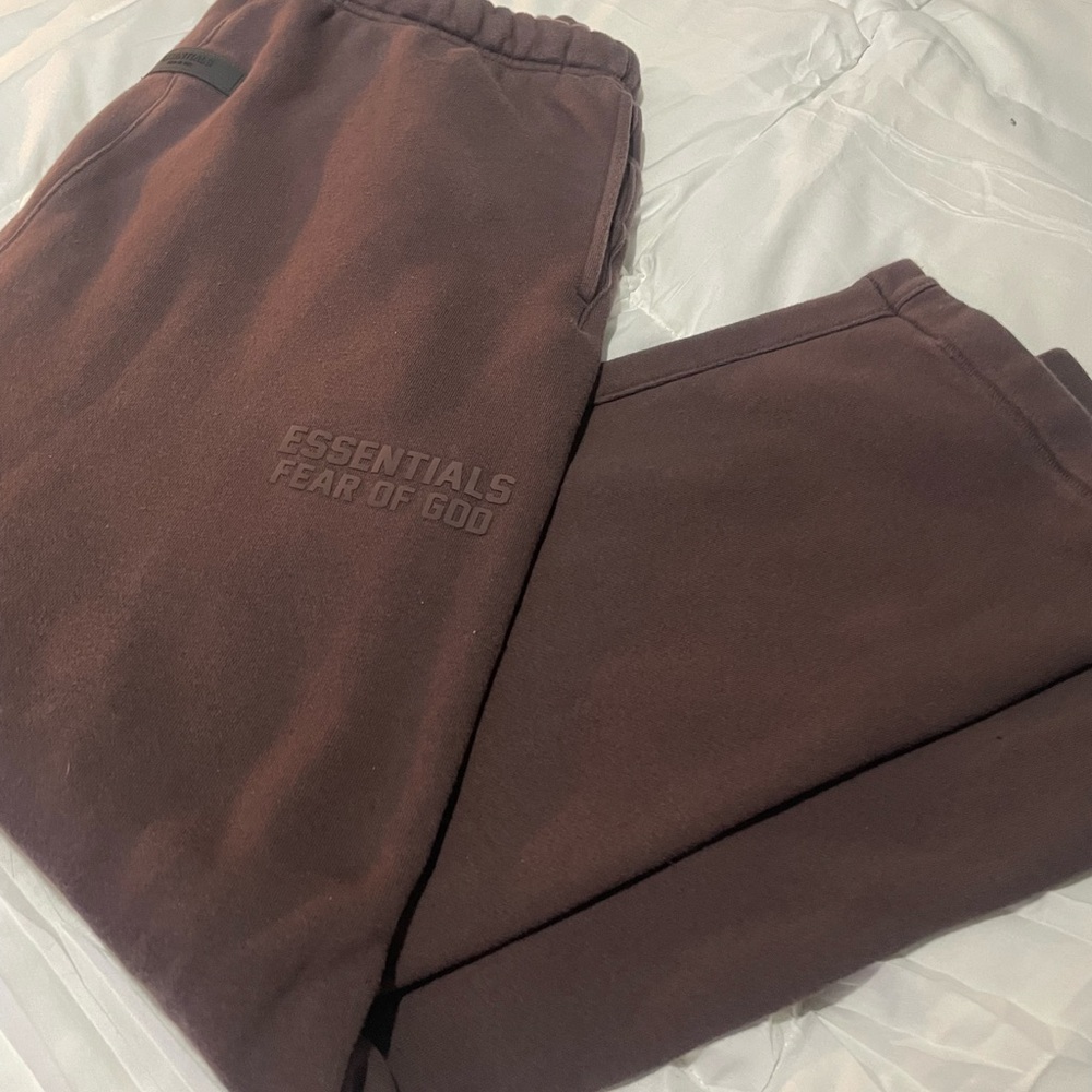 Fear of god men’s essential sweatpants brown